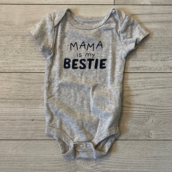 “ MAMA IS MY BESTIE” onesie - Picture 1 of 3